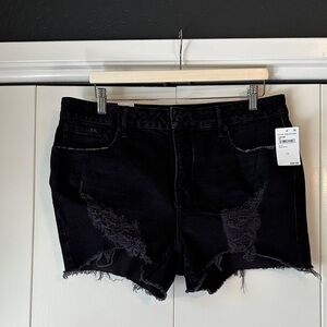 Good American Bombshell Distressed Denim Shorts Size 14
